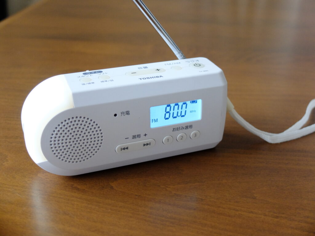 防災ラジオには多くの場合LEDライトが装備されていることが多い