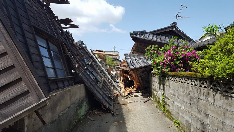 熊本地震で倒壊した家屋
